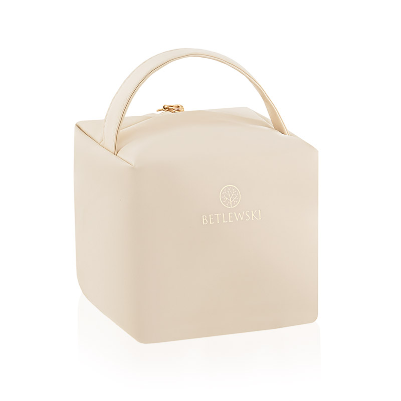 Kwadratowa kosmetyczka MELLOW